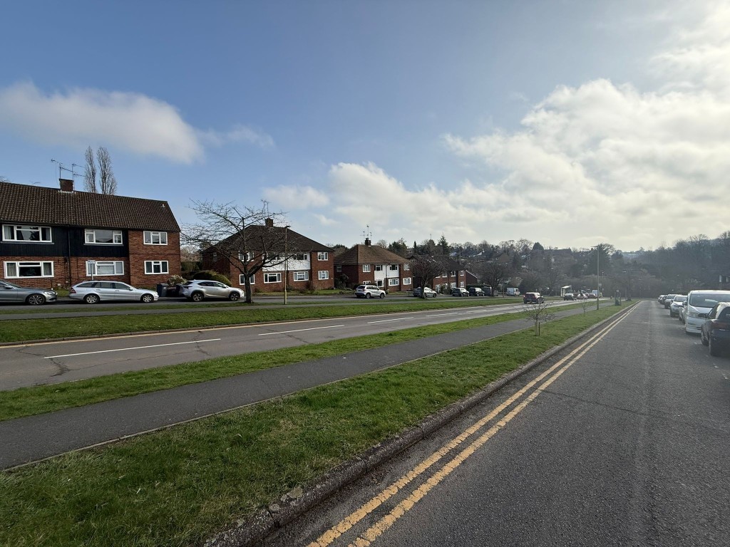 Lot: 9 - FREEHOLD GROUND RENT INVESTMENT - View of maisonettes from top of Green Street